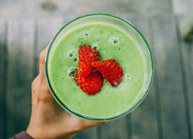Gut healthy green smoothie with strawberries to support digestion and energy