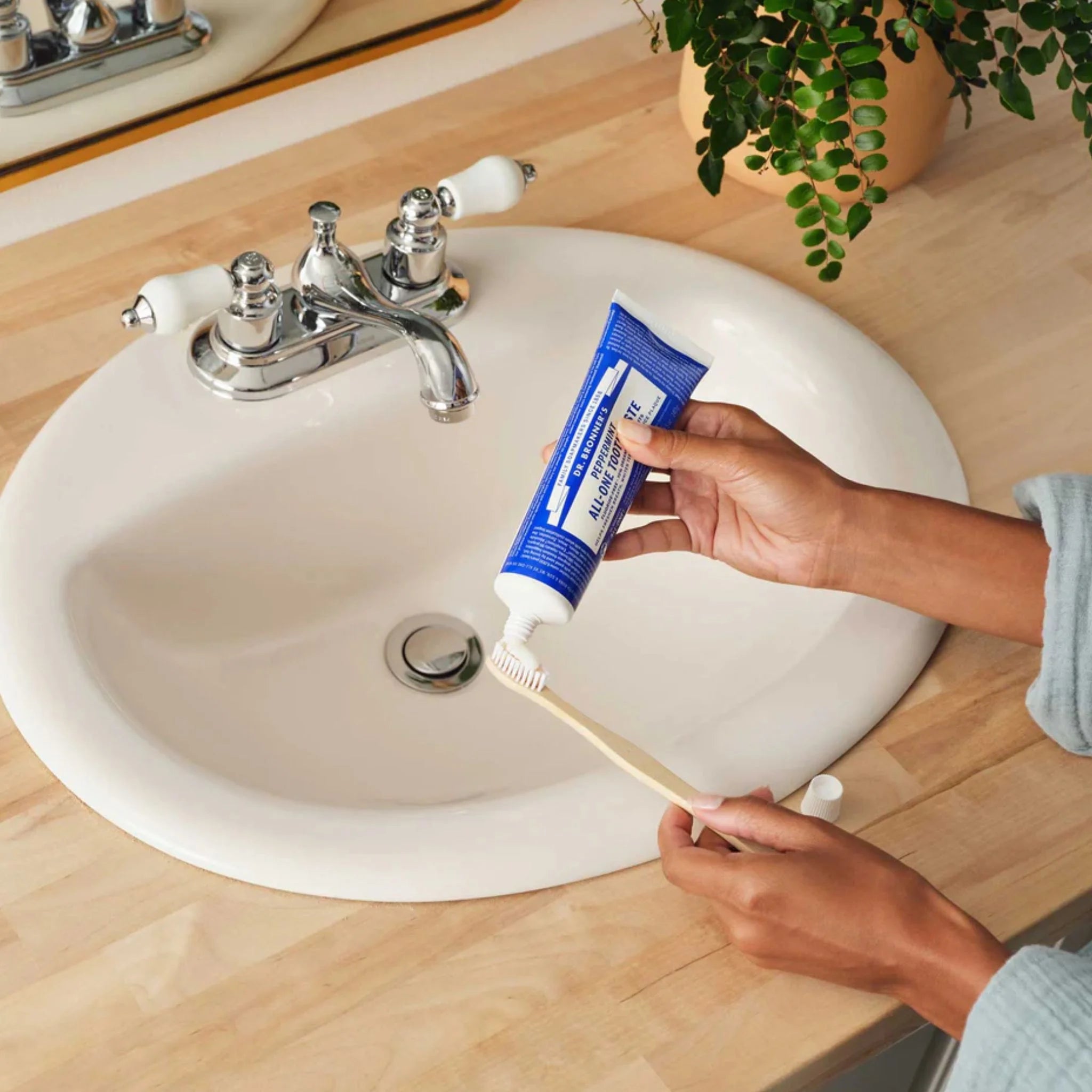 Dr. Bronner's Toothpaste Peppermint 140g